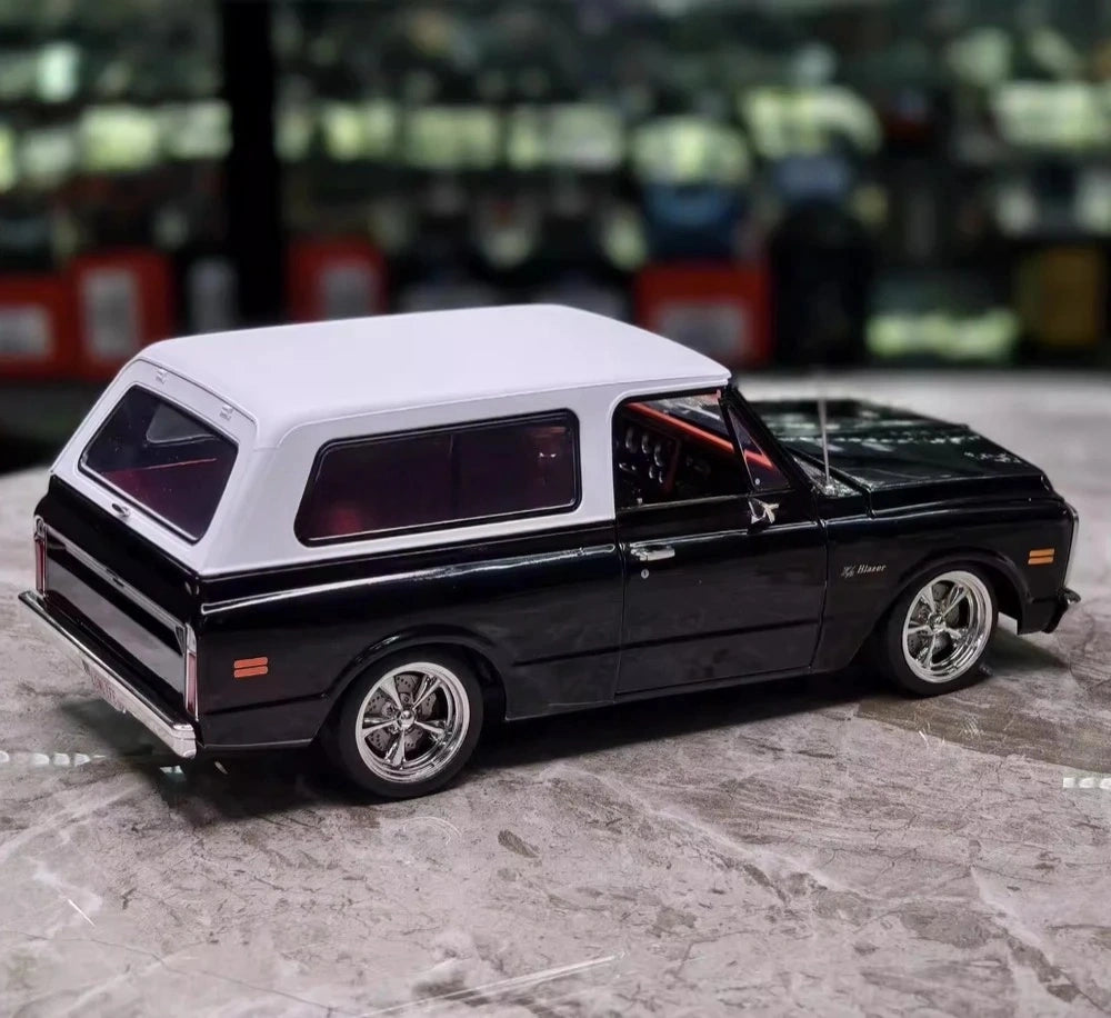 ACME Chevrolet 1972 Blazer Custom Black 1:18 – Keräilyesineitä valuvalumalleja
