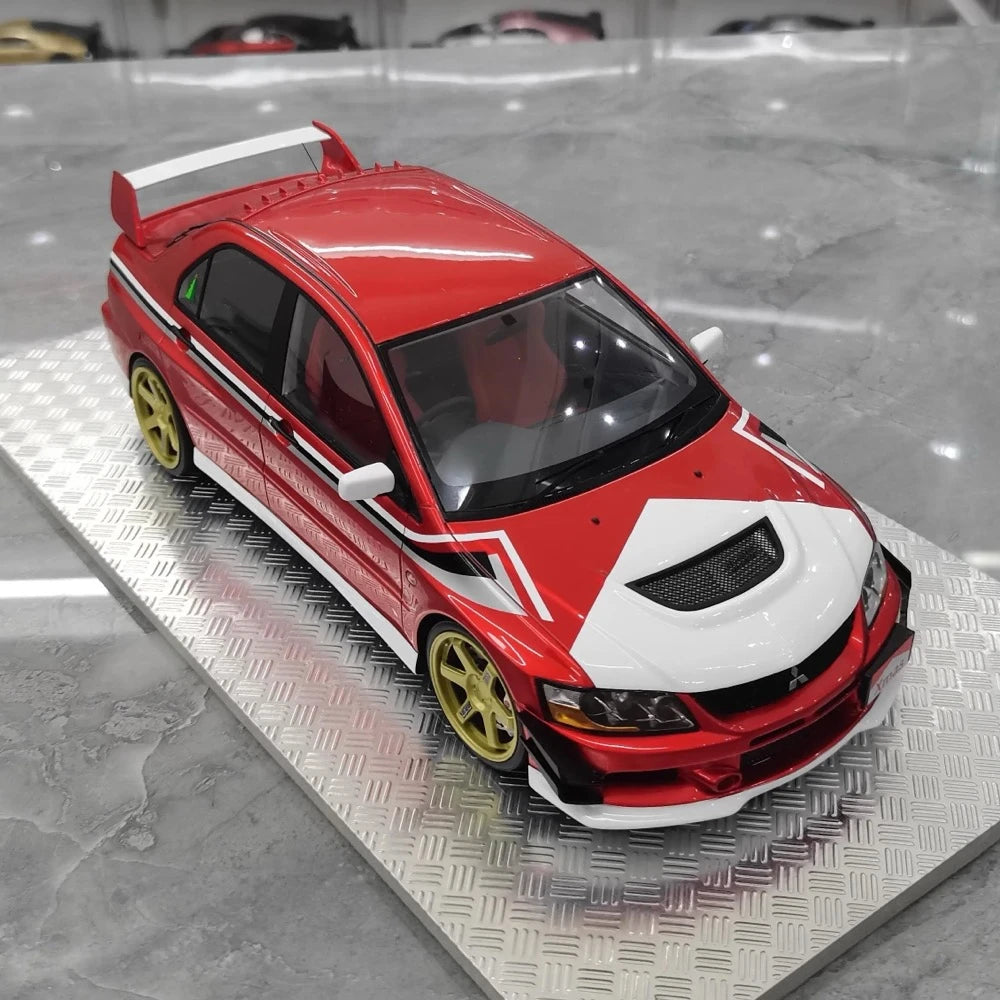[AGU] 1:18 Mitsubishi 2005 Lancer Evo IX Christmas Edition Model Car Resin