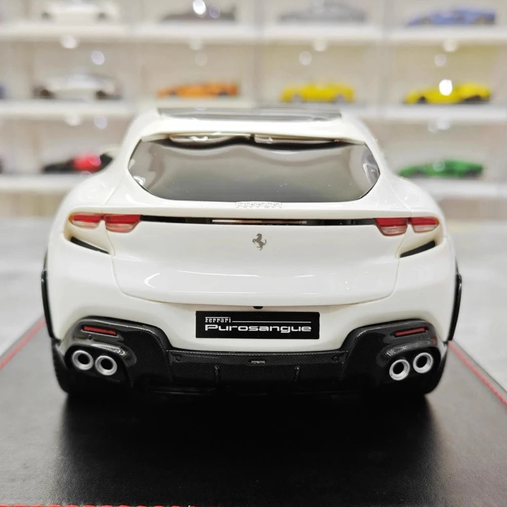 [AT] 1:18 Ferrari 2022 Purosangue vit modellbil harts