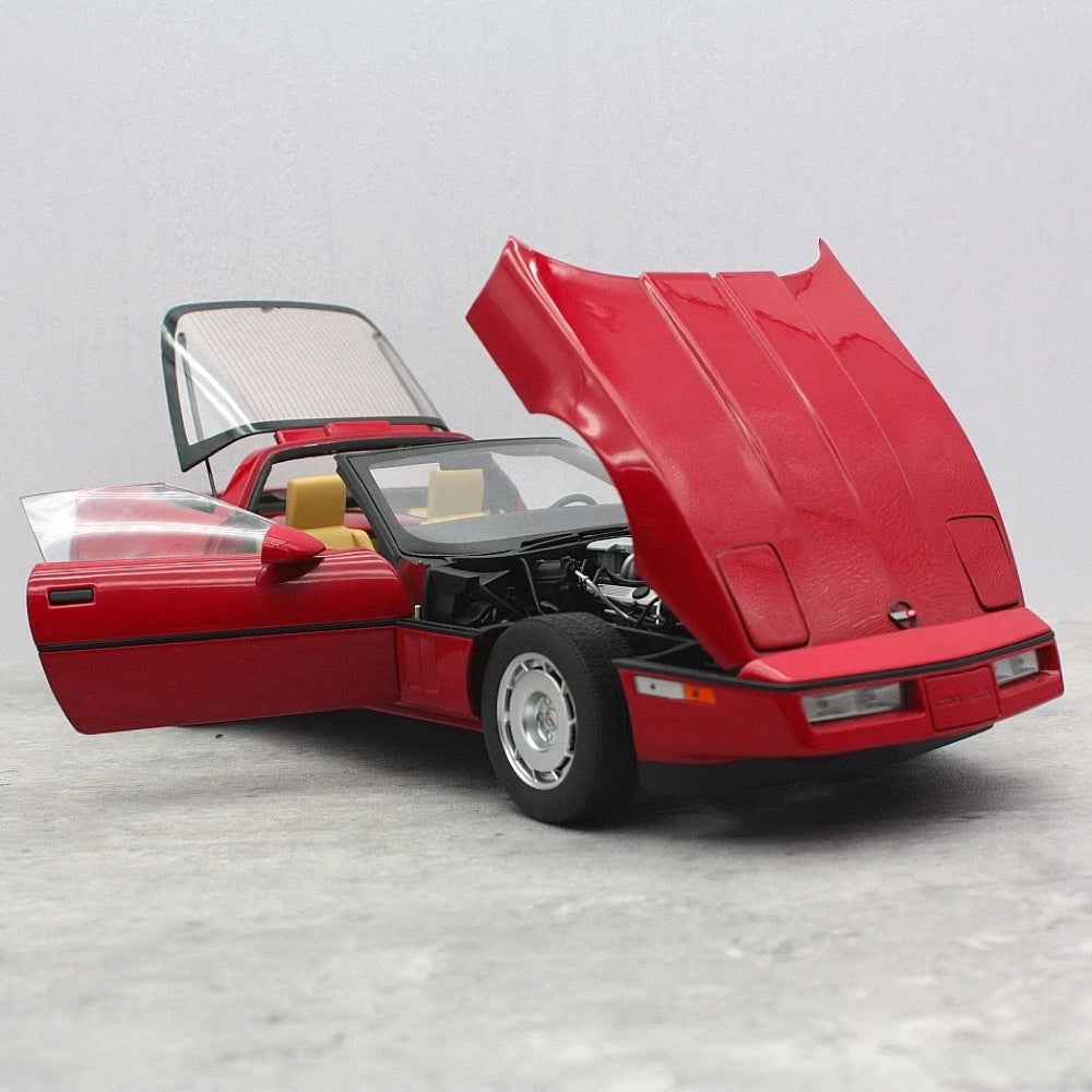 [AutoArt] 1:18 Chevrolet 1986 Corvette C4 Red Model Car Die-Cast