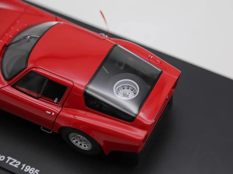 1:18 Alfa Romeo 1965 TZ2 Die Cast Model Car