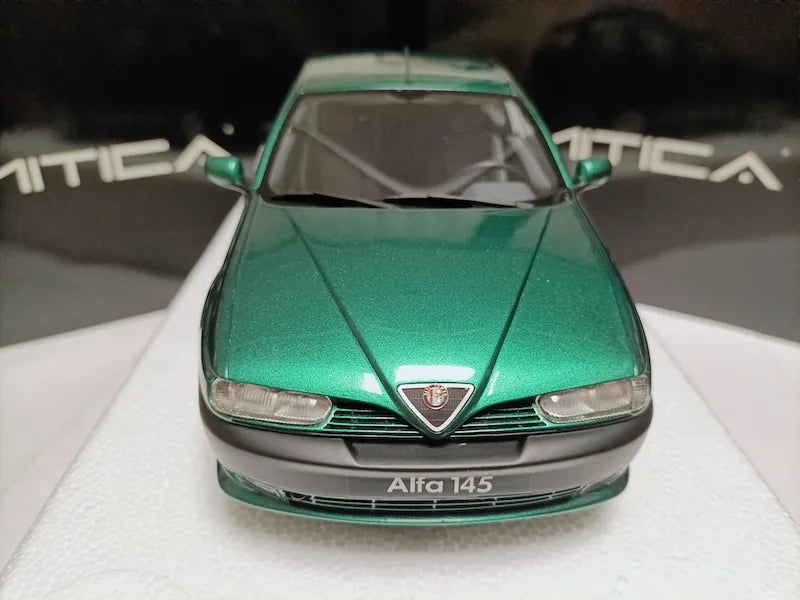 1:18 Alfa Romeo 1994 145 Die Cast Model Car