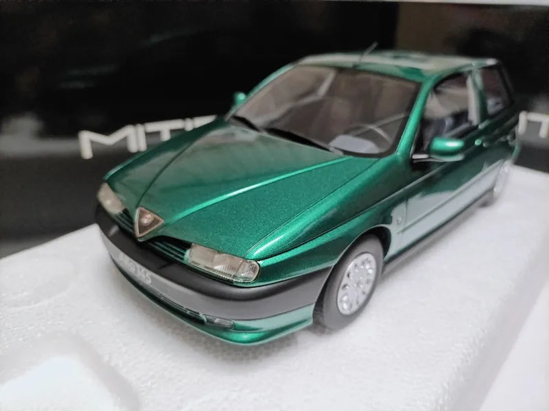 1:18 Alfa Romeo 1994 145 Die Cast Model Car