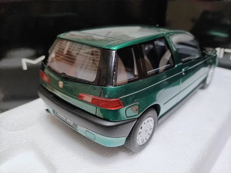 1:18 Alfa Romeo 1994 145 Die Cast Model Car