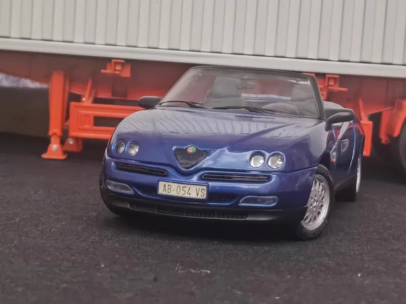 1:18 Alfa Romeo 1995 Spider (916) Die Cast Model Car