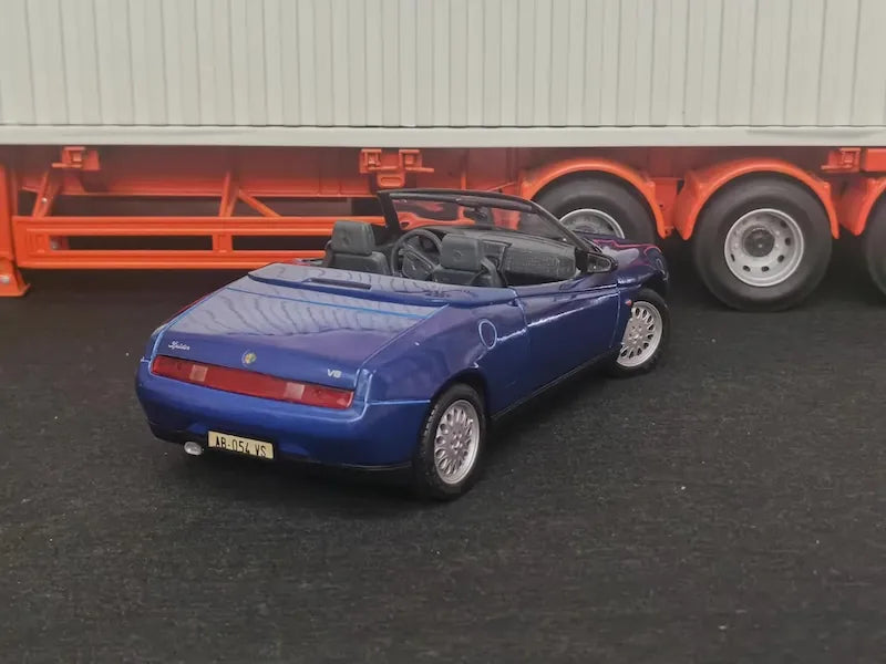 1:18 Alfa Romeo 1995 Spider (916) Die Cast Model Car