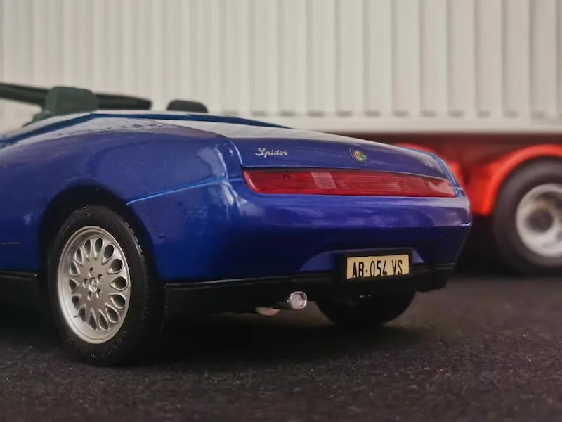 1:18 Alfa Romeo 1995 Spider (916) Die Cast Model Car