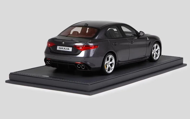 1:18 Alfa Romeo 2015 Giulia QV Die Cast Model Car