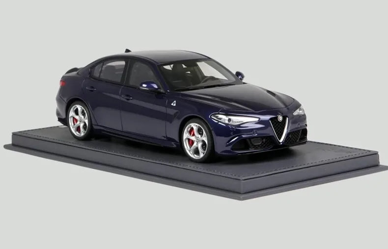 1:18 Alfa Romeo 2015 Giulia QV Die Cast Model Car