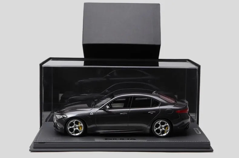1:18 Alfa Romeo 2015 Giulia QV Die Cast Model Car