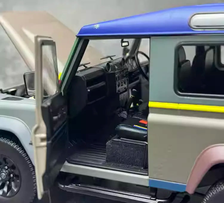 [Almost Real] 1:18 Land Rover 2015 Defender 90-Paul Smith Edition Model Car Die-Cast