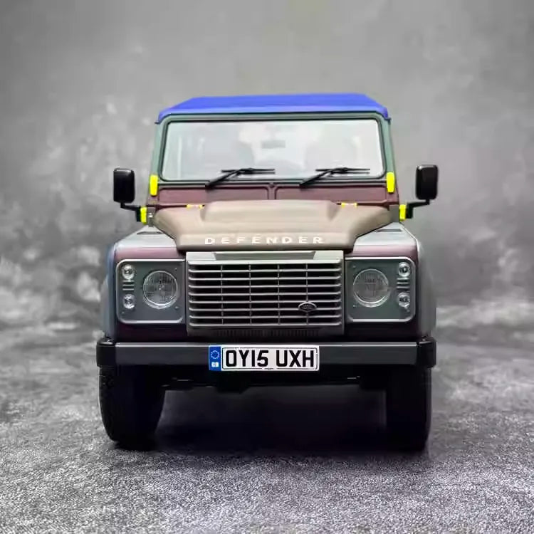 [Almost Real] 1:18 Land Rover 2015 Defender 90-Paul Smith Edition Model Car Die-Cast