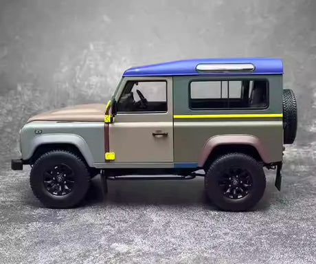 [Almost Real] 1:18 Land Rover 2015 Defender 90-Paul Smith Edition Model Car Die-Cast