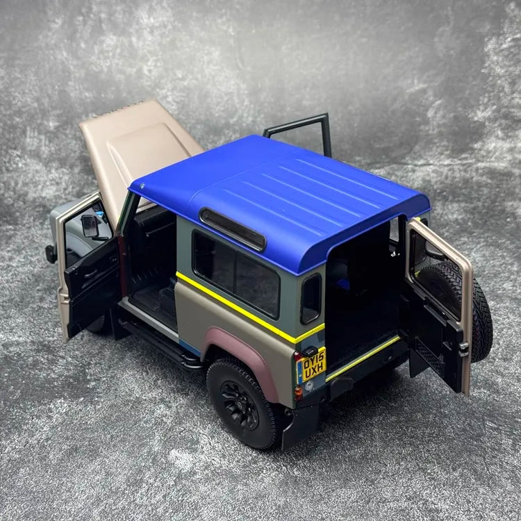 [Almost Real] 1:18 Land Rover 2015 Defender 90-Paul Smith Edition pienoismalli Die-Cast