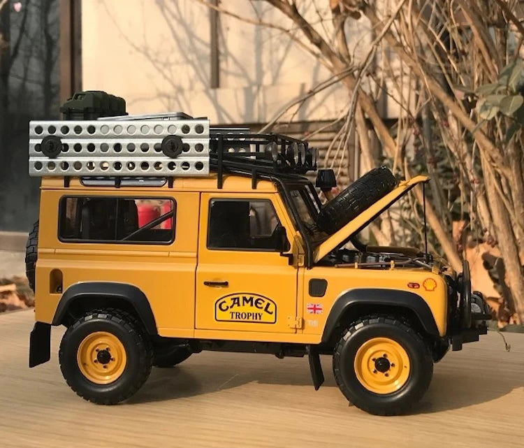 [Almost Real] 1:18 Land Rover Defender 110 Camel Trophy Model Car Die-Cast