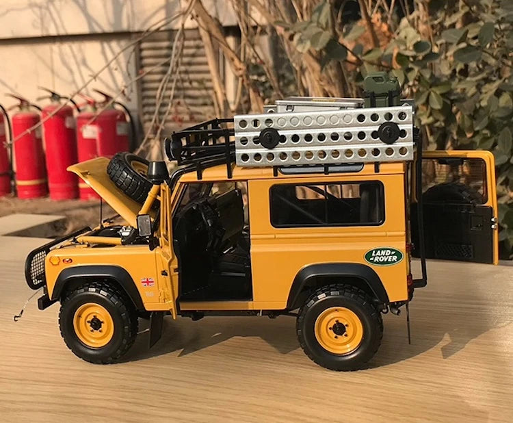 [Almost Real] 1:18 Land Rover Defender 110 Camel Trophy Model Car Die-Cast