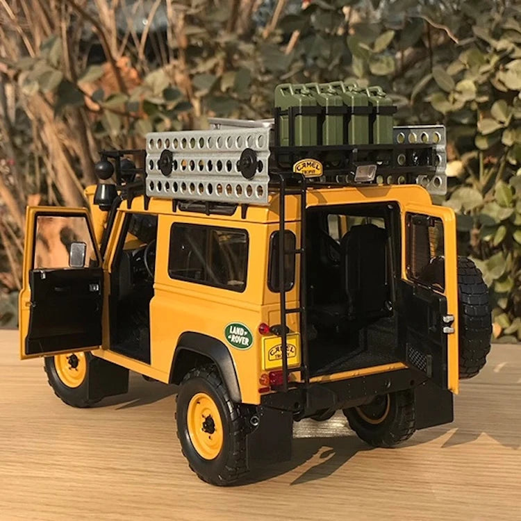 [Almost Real] 1:18 Land Rover Defender 110 Camel Trophy Model Car Die-Cast