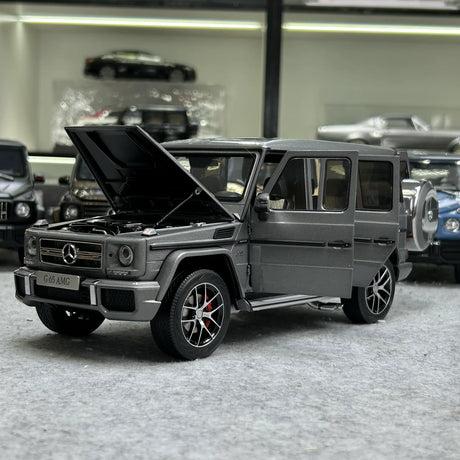 Almost Real Mercedes-AMG 2015 G 63 W463 Arabian Gray 1:18 – Modello da collezione pressofuso