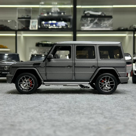 Almost Real Mercedes-AMG 2015 G 63 W463 Arabian Gray 1:18 – Modello da collezione pressofuso