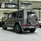 Almost Real Mercedes-AMG 2015 G 63 W463 Arabian cinzento 1:18 – modelo de coleção em metal fundido