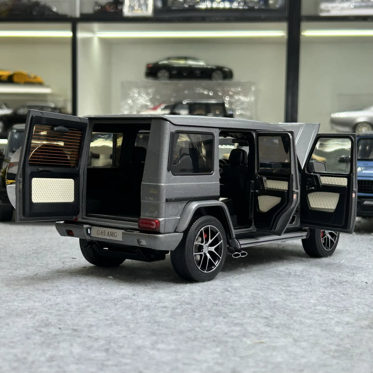 Almost Real Mercedes-AMG 2015 G 63 W463 Arabian cinzento 1:18 – modelo de coleção em metal fundido