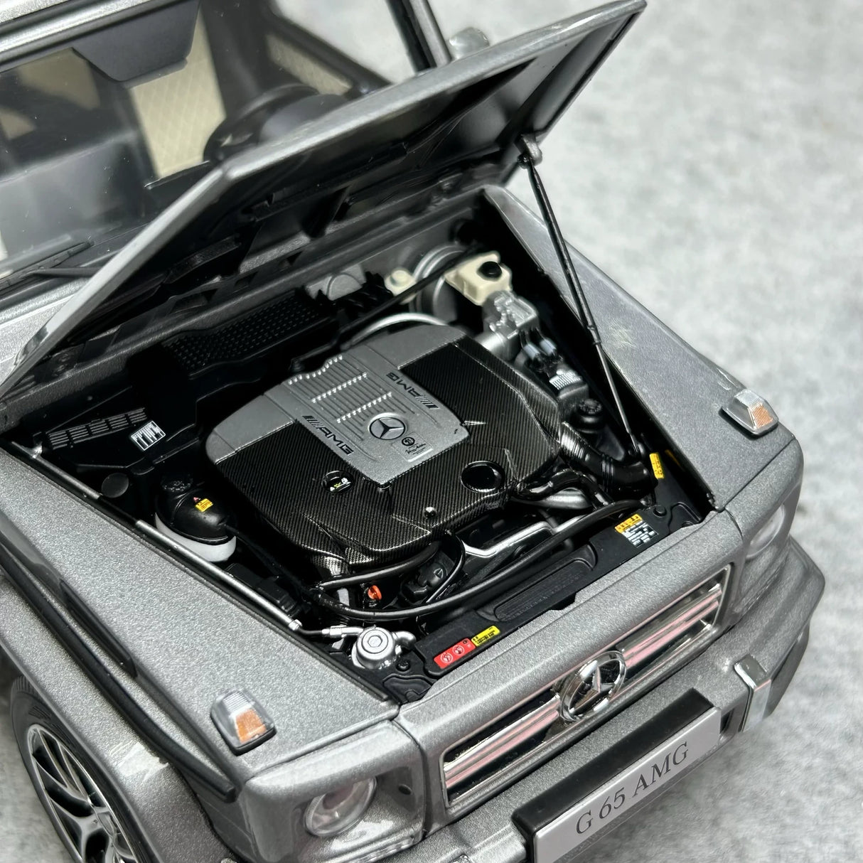 Almost Real Mercedes-AMG 2015 G 63 W463 Arabian cinzento 1:18 – modelo de coleção em metal fundido