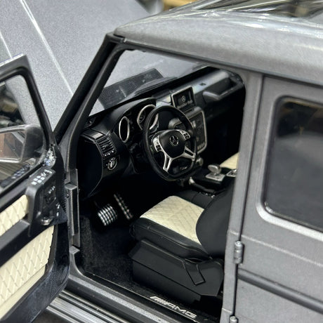 Almost Real Mercedes-AMG 2015 G 63 W463 Arabian Gray 1:18 – Modello da collezione pressofuso