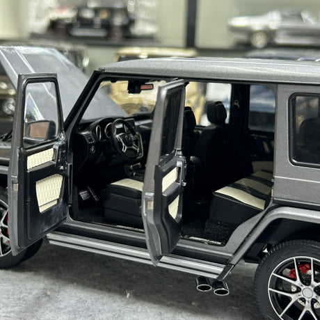 Almost Real Mercedes-AMG 2015 G 63 W463 Arabian Gray 1:18 – Modello da collezione pressofuso