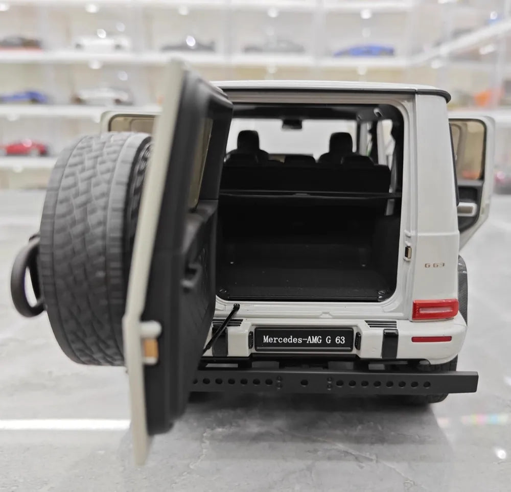 [Almost Real] 1:18 Mercedes-AMG 2018 G63 W463 Gray Model Car Die-Cast
