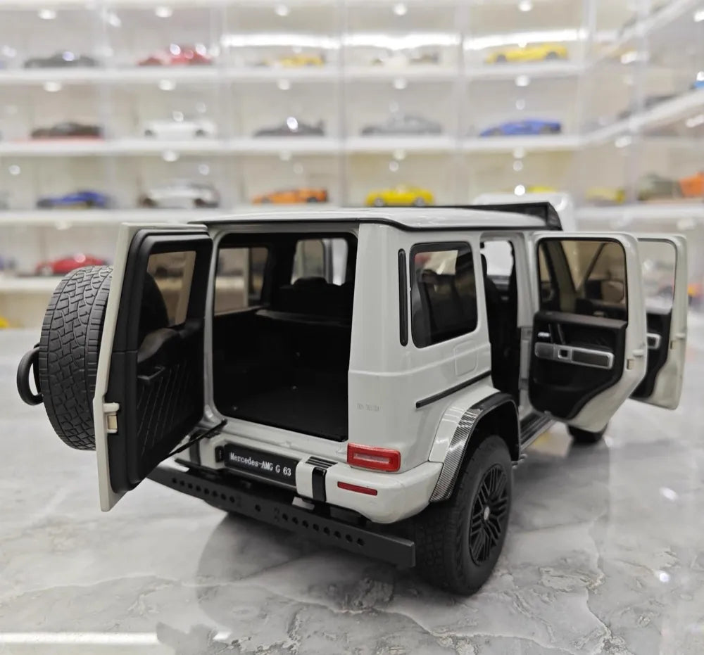 [Almost Real] 1:18 Mercedes-AMG 2018 G63 W463 Gray Model Car Die-Cast
