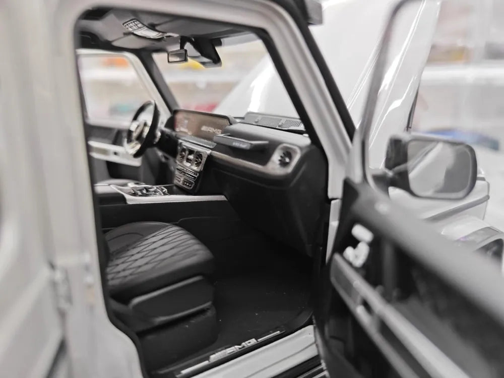 [Almost Real] 1:18 Mercedes-AMG 2018 G63 W463 Gray Model Car Die-Cast