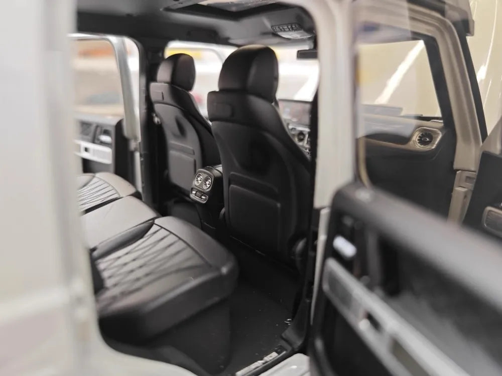 [Almost Real] 1:18 Mercedes-AMG 2018 G63 W463 Gray Model Car Die-Cast