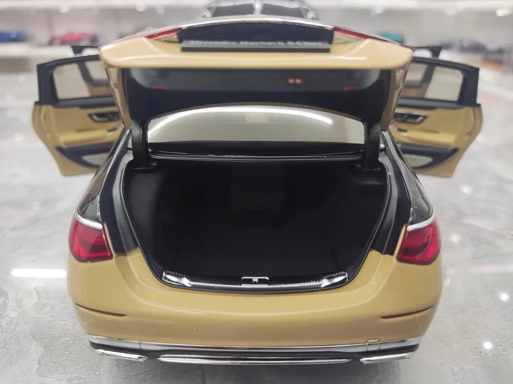 [Almost Real] 1:18 Mercedes-Maybach 2021 S-Class Black & Gold Model Car Die-Cast