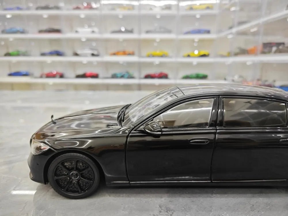 [Almost Real] 1:18 Mercedes-Maybach 2021 S-Class ブラック Knight モデルカー Die-Cast