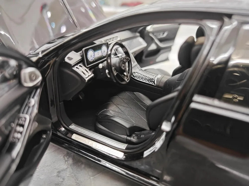 [Almost Real] 1:18 Mercedes-Maybach 2021 S-Class ブラック Knight モデルカー Die-Cast