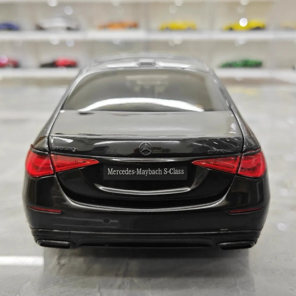 [Almost Real] 1:18 Mercedes-Maybach 2021 S-Class ブラック Knight モデルカー Die-Cast