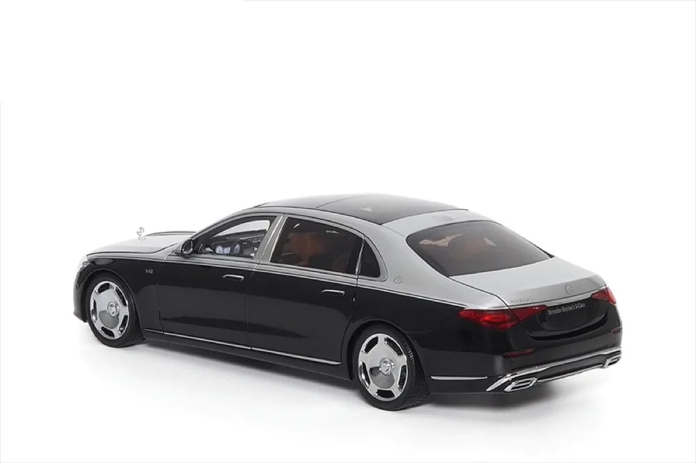 [Almost Real] 1:18 Mercedes-Maybach 2021 S-Class ブラック & シルバー モデルカー Die-Cast
