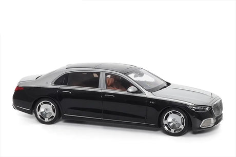 [Almost Real] 1:18 Mercedes-Maybach 2021 S-Class zwart & zilver modelauto Die-Cast