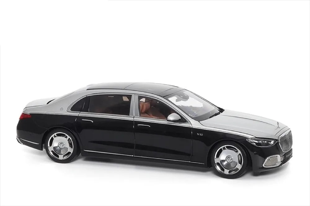 [Almost Real] 1:18 Mercedes-Maybach 2021 S-Class ブラック & シルバー モデルカー Die-Cast