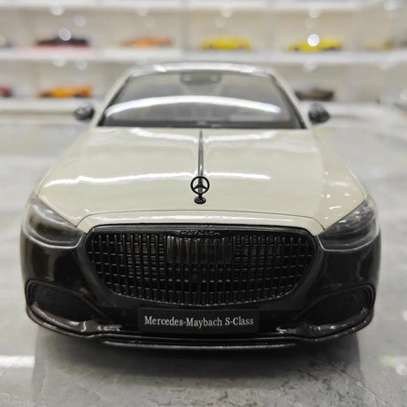 [Almost Real] 1:18 Mercedes-Maybach 2021 S-Class Black & White Model Car Die-Cast