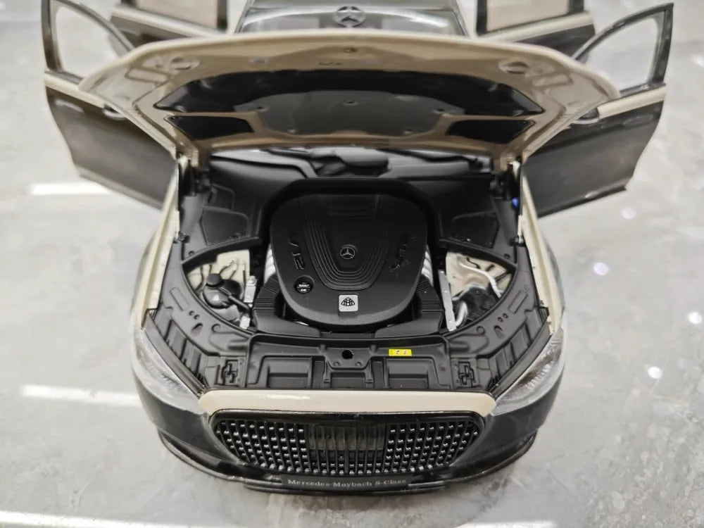 [Almost Real] 1:18 Mercedes-Maybach 2021 S-Class nero & bianco modellino di auto Die-Cast