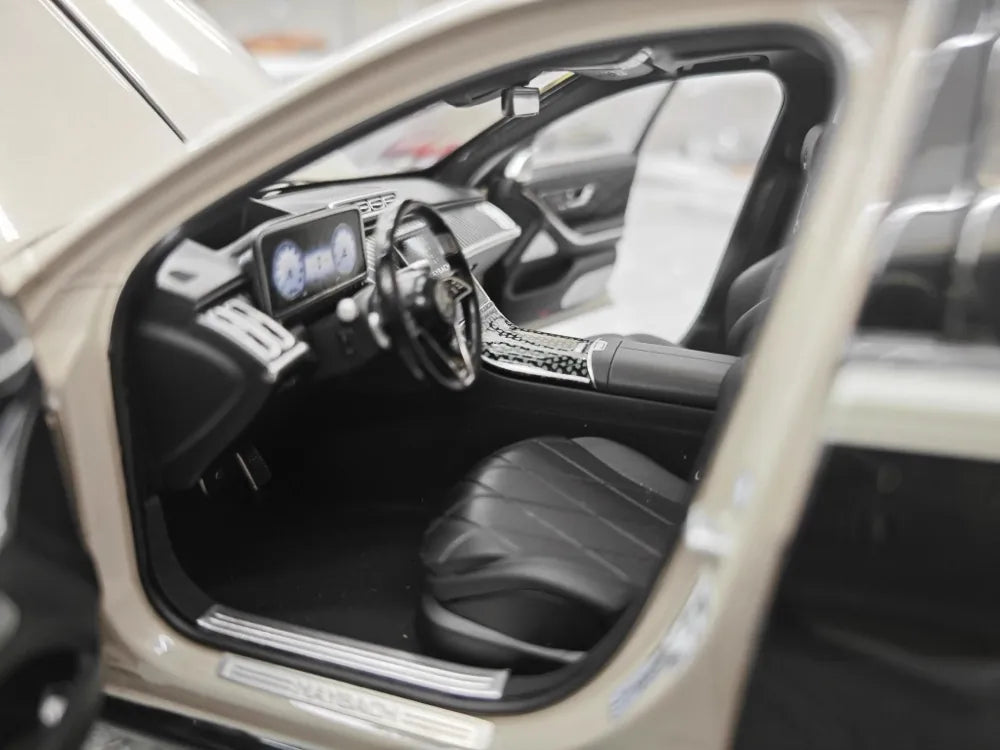 [Almost Real] 1:18 Mercedes-Maybach 2021 S-Class nero & bianco modellino di auto Die-Cast