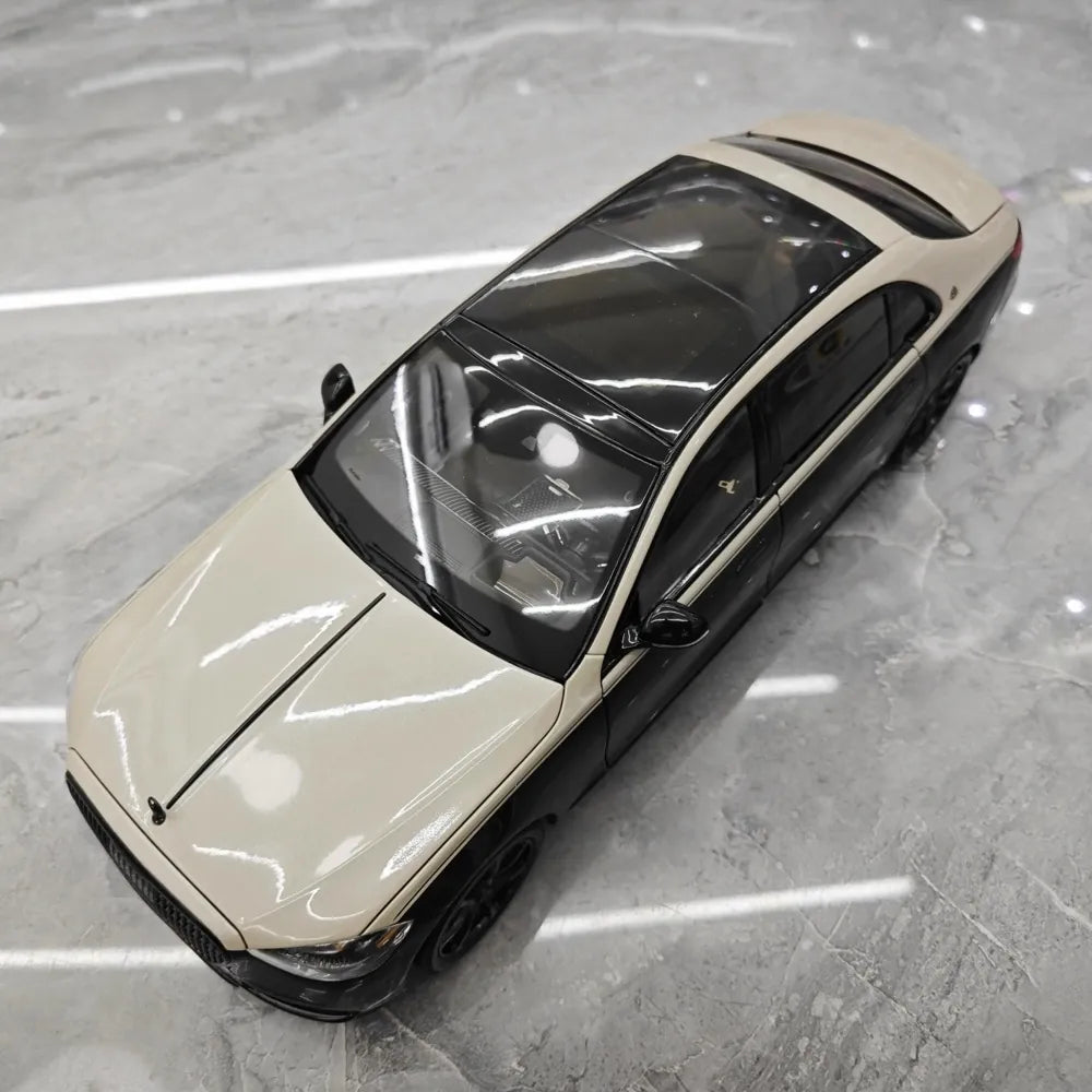 [Almost Real] 1:18 Mercedes-Maybach 2021 S-Class zwart & wit modelauto Die-Cast