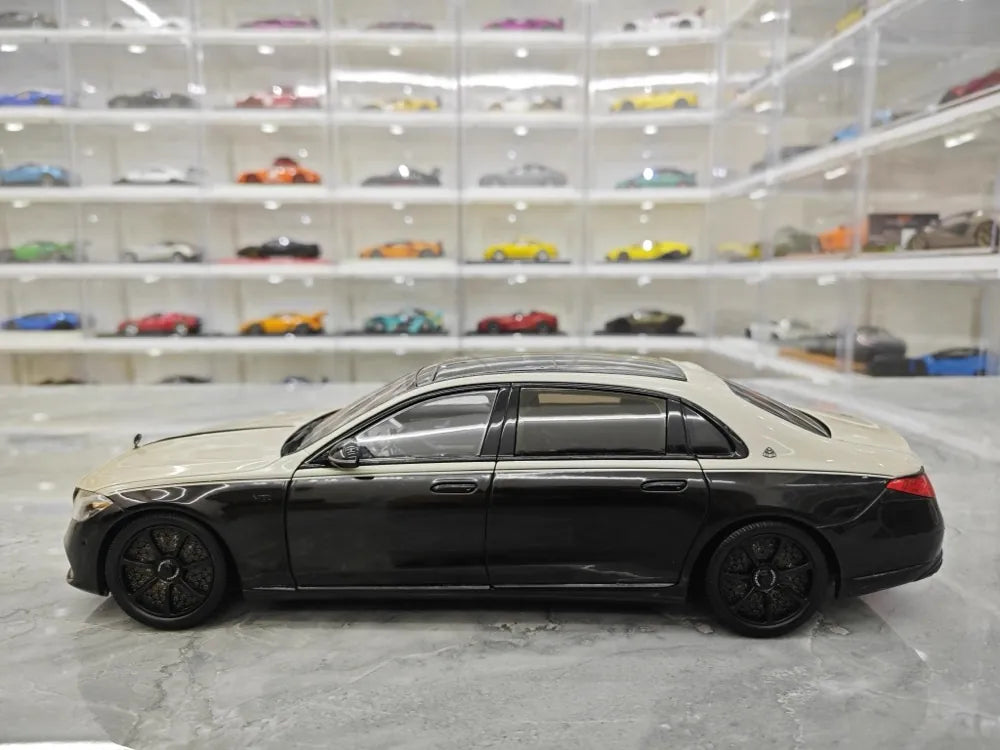 [Almost Real] 1:18 Mercedes-Maybach 2021 S-Class nero & bianco modellino di auto Die-Cast