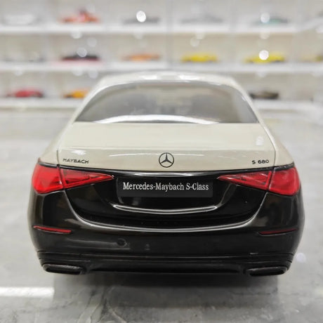 [Almost Real] 1:18 Mercedes-Maybach 2021 S-Class Black & White Model Car Die-Cast