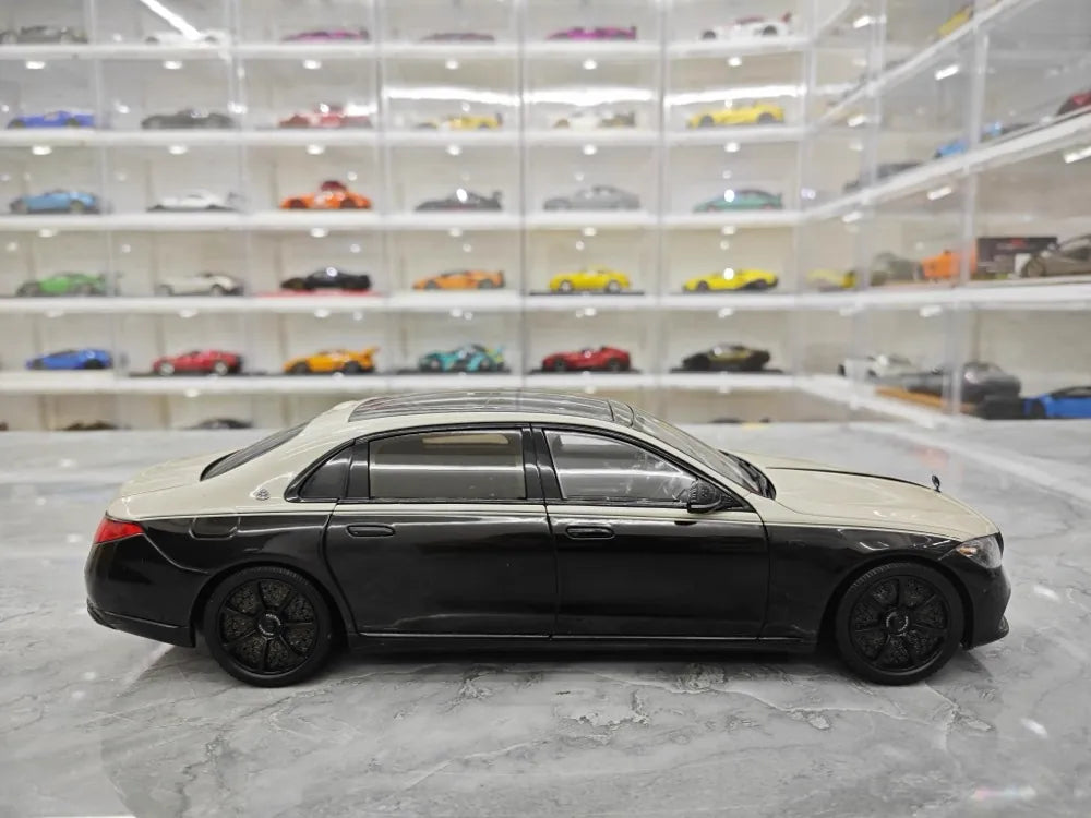 [Almost Real] 1:18 Mercedes-Maybach 2021 S-Class nero & bianco modellino di auto Die-Cast