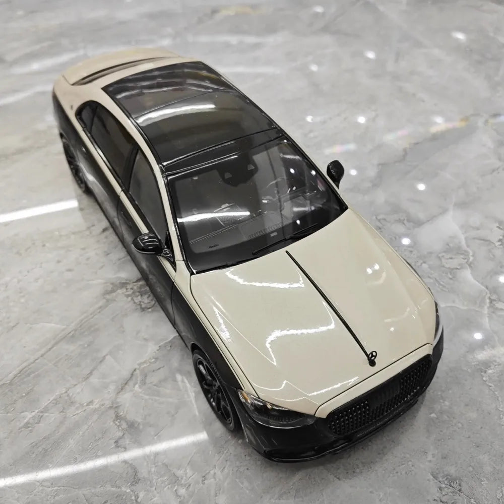 [Almost Real] 1:18 Mercedes-Maybach 2021 S-Class nero & bianco modellino di auto Die-Cast
