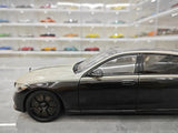 [Almost Real] 1:18 Mercedes-Maybach 2021 S-Class zwart & wit modelauto Die-Cast