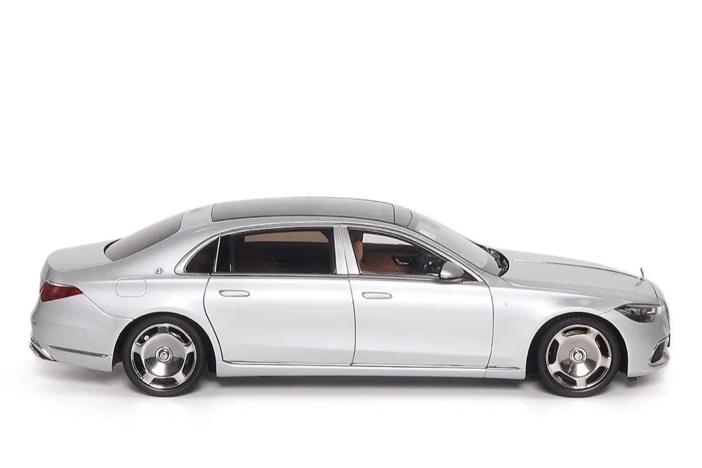 [Almost Real] 1:18 Mercedes-Maybach 2021 S-Class Silver Model Car Die-Cast