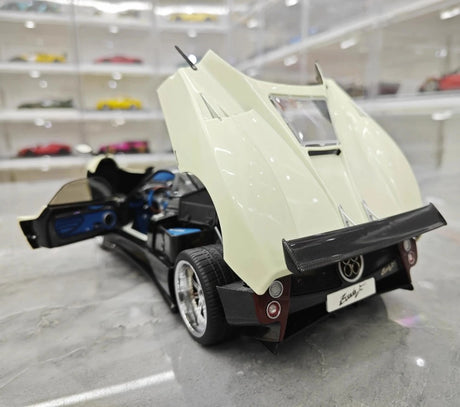 [Almost Real] 1:18 Pagani 2005 Zonda F White Model Car Die-Cast